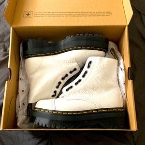 Dr. Martens white Sinclair
